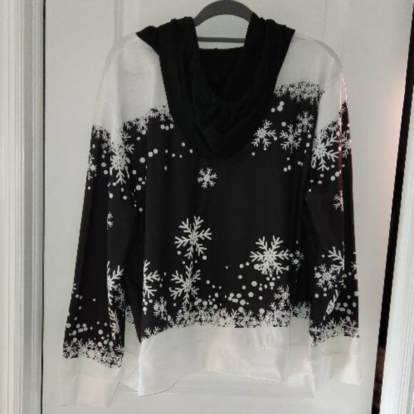 Black and white snowflake print long sleeve hoodie women's - Picture 2 of 3